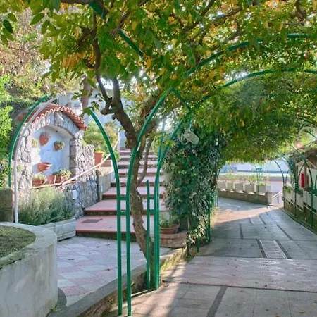 Termini-sant'agata Sleeps 4 With Pool Daire