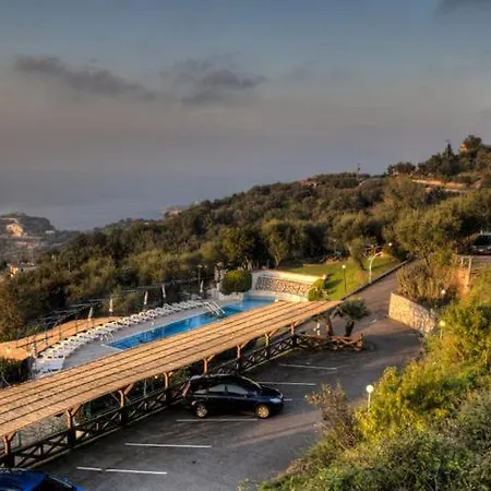 Daire Termini-sant'agata Sleeps 4 With Pool