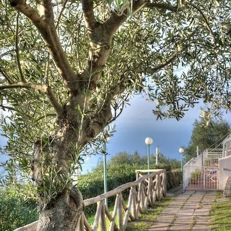 Daire Termini-sant'agata Sleeps 4 With Pool Termini