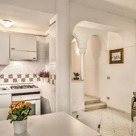 Termini-sant'agata Sleeps 4 With Pool Termini