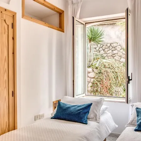 Termini-sant'agata Sleeps 4 With Pool Daire Termini