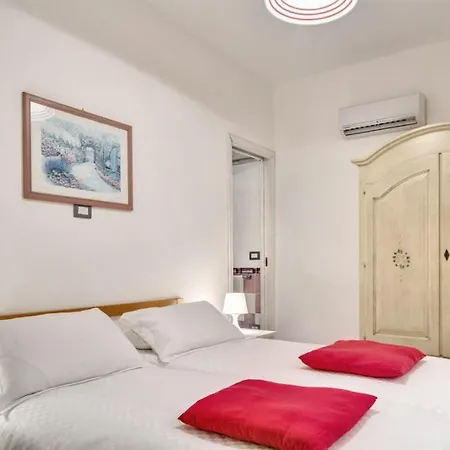 Termini-sant'agata Sleeps 4 With Pool Daire Termini
