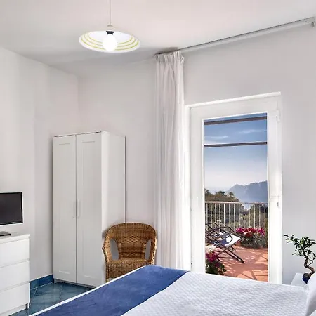 Daire Termini-sant'agata Sleeps 4 With Pool